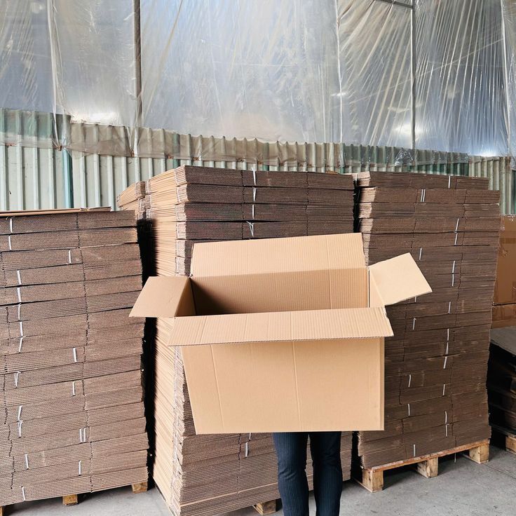 Kardus Ngaliyan untuk gudang distribusi toko dan usaha lokal